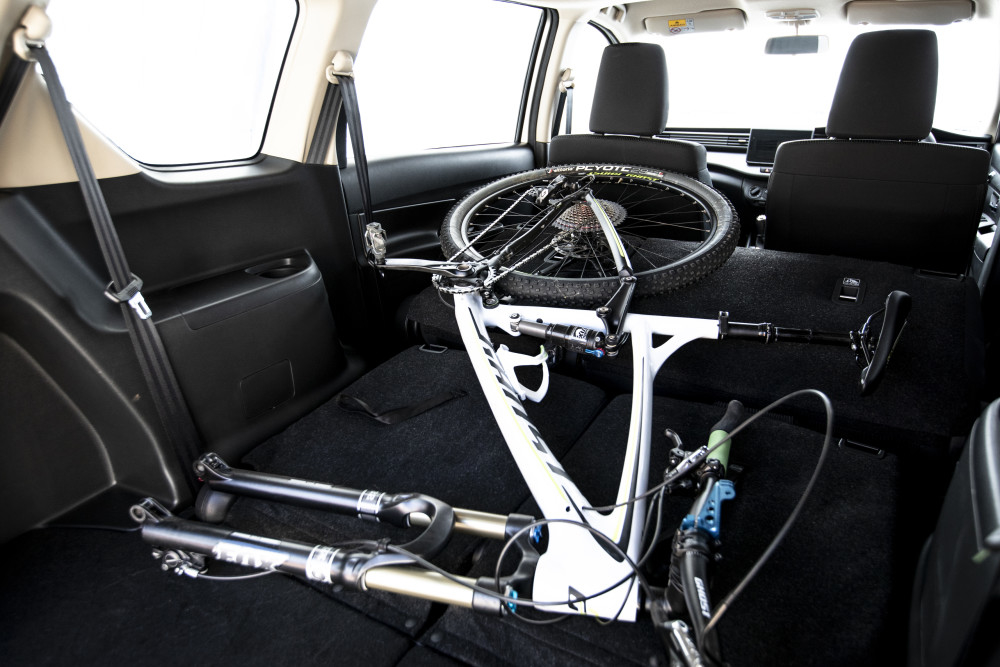 Suzuki Ertiga interior